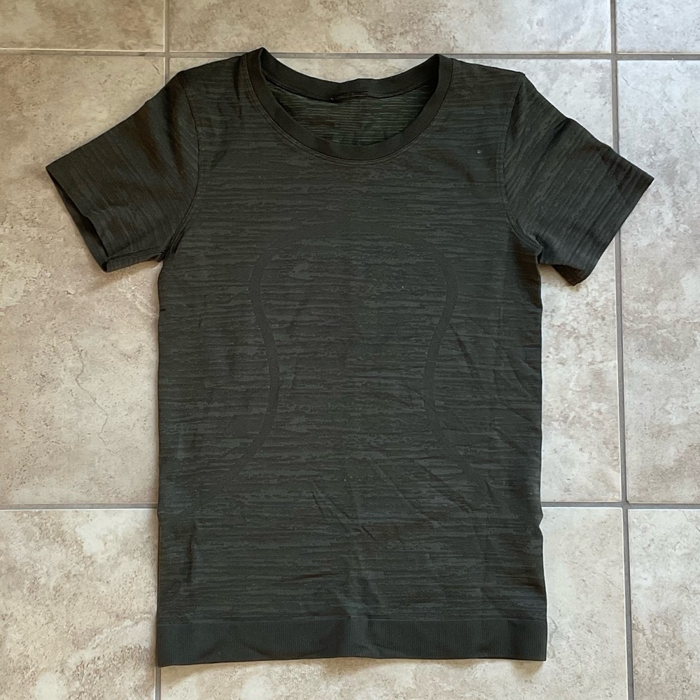 Lululemon Swiftly Tech Short Sleeve shirt in a dark olive